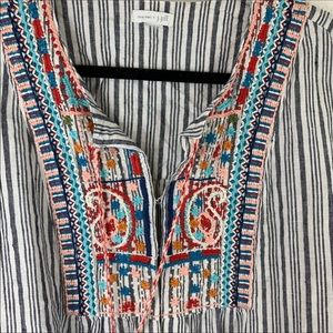 J. Jill Linen Embroidered top tassel detail
